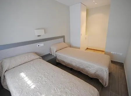 Turisticos Mirablanc * Valjunquera